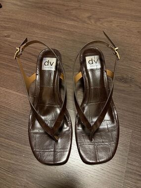 DV by Dolce Vita Brown Croc-Embossed Thong Sandals with Gold Buckle